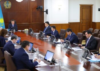 БАҒА БЕЙ-БЕРЕКЕТ ӨСІП БАРАДЫ: ҮКІМЕТ НАРЫҚТЫ ҚАТАҢ БАҚЫЛАУҒА АЛМАҚ