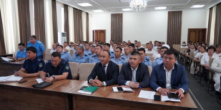 ҚАЗЫҒҰРТТА «АЙҚЫН НӘТИЖЕ» ПИЛОТТЫҚ ЖОБАСЫН ЖҮЗЕГЕ АСЫРУ ЖОЛДАРЫ ҚАРАЛДЫ