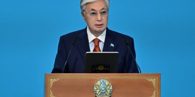 ТОҚАЕВ: ТҮРКІСТАН ОБЛЫСЫНЫҢ БІЛІМ САПАСЫН ЖЕРГІЛІКТІ АТҚАРУШЫ ОРГАНДАР ЖІТІ БАҚЫЛАУДА ҰСТАУЫ ҚАЖЕТ