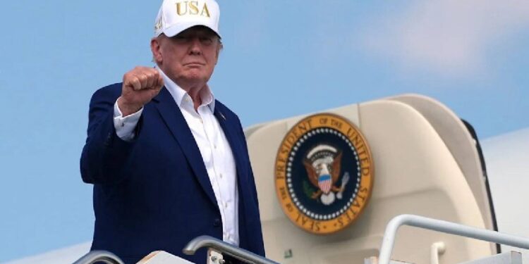 ТРАМП НАТОДАҒЫ САММИТТЕН НЕГЕ БАСҚА ҰШАҚПЕН ҰШЫП КЕТТІ