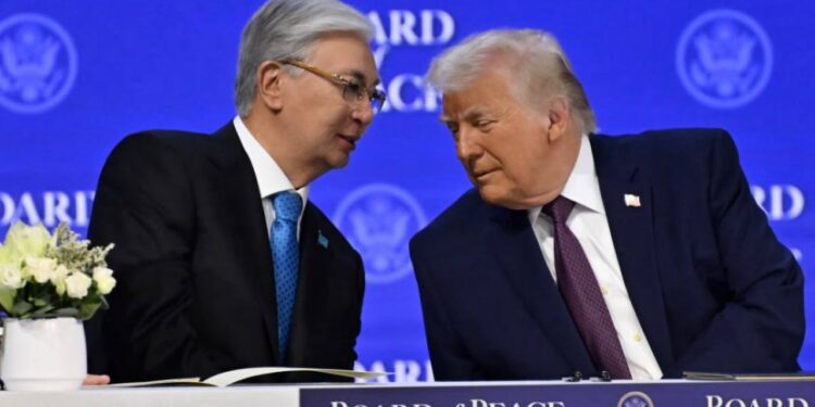 ТРАМП ТҮНГІ ЕКІДЕ КОНГРЕССМЕНГЕ ҚОҢЫРАУ ШАЛЫП ТОҚАЕВҚА СӘЛЕМ ЖОЛДАДЫ