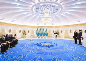 ТОҚАЕВ БІР ТОП ҚОҒАМ ҚАЙРАТКЕРІН МЕМЛЕКЕТТІК НАГРАДАЛАРМЕН МАРАПАТТАДЫ