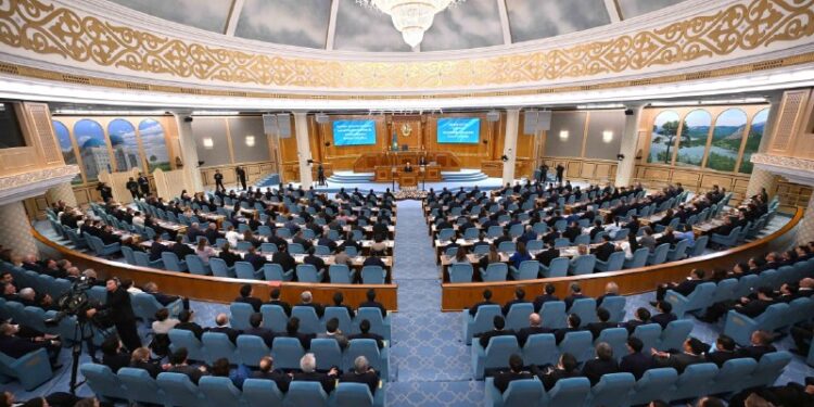 ҚҰРЫЛТАЙ ДЕПУТАТТАРЫ ХАЛЫҚ АМАНАТЫНА АДАЛ БОЛУЫ КЕРЕК