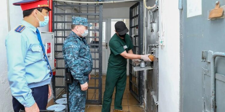 РАҚЫМШЫЛЫҚПЕН 1344 АДАМ БОСАТЫЛДЫ